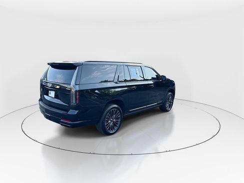Used 2025 Cadillac Escalade ESV Sport Platinum AWD/4WD image 8