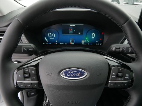 Used 2025 Ford Escape Active w/ Active Premium Tech Pack image 25