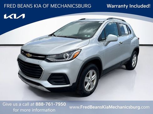Used 2017 Chevrolet Trax LT w/ LT Convenience Package AWD/4WD image 3