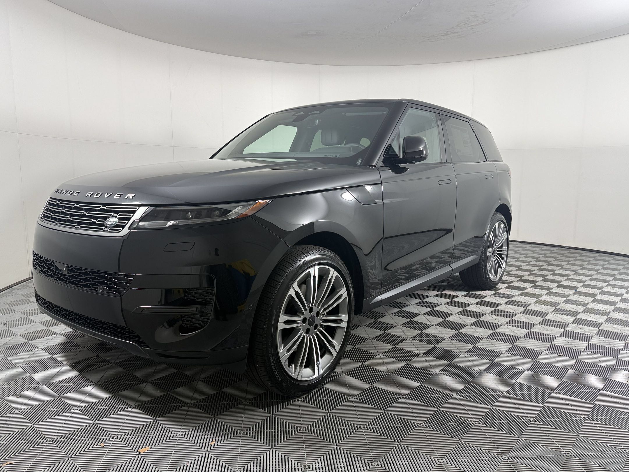 New 2027 Land Rover Range Rover Sport SE AWD/4WD image 1