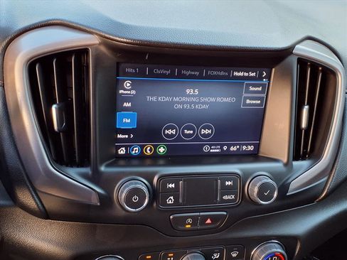 Used 2022 GMC Terrain AT4 image 5