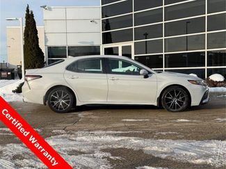 Used 2022 Toyota Camry SE video 2