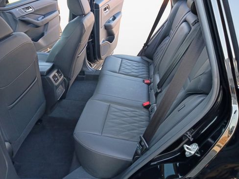 Used 2024 Nissan Rogue Platinum FWD image 13