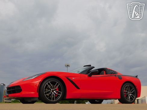 Used 2018 Chevrolet Corvette Stingray Coupe w/ 1LT image 6