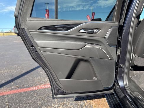 Used 2024 Cadillac Escalade Sport w/ LPO, ONYX Package image 38