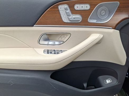 Used 2020 Mercedes-Benz GLE 350 4MATIC image 13