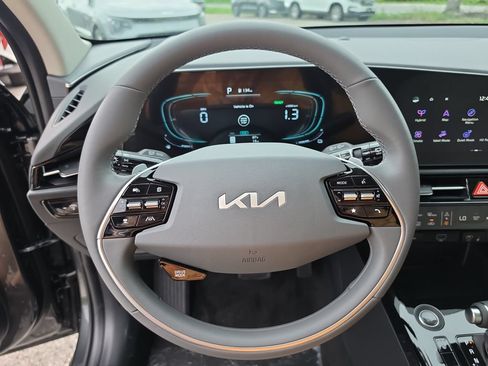 New 2026 Kia Niro EX FWD image 28