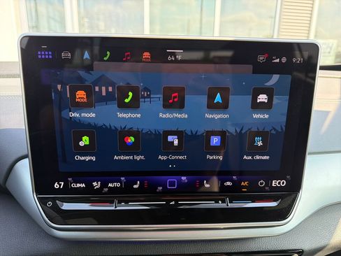 Certified 2025 Volkswagen ID.4 Pro AWD/4WD image 19