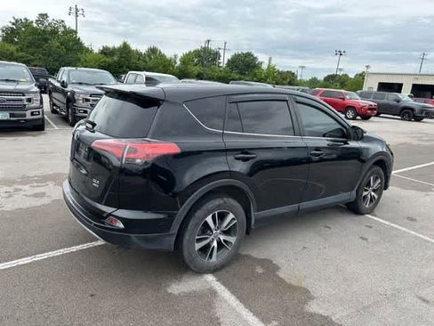 Used 2018 Toyota RAV4 XLE AWD/4WD image 19