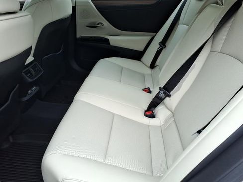 Certified 2023 Lexus ES 350 w/ Premium Package image 6