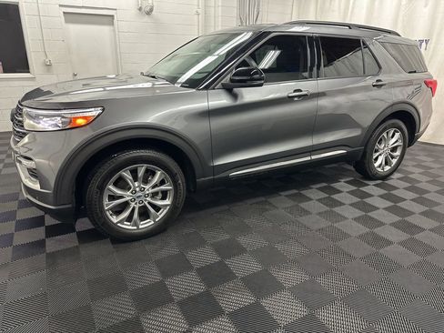 Used 2024 Ford Explorer XLT w/ Equipment Group 202A AWD/4WD image 5