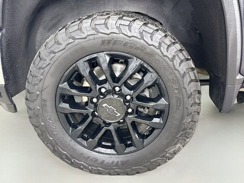 Used 2024 Chevrolet Silverado 3500 LTZ image 32