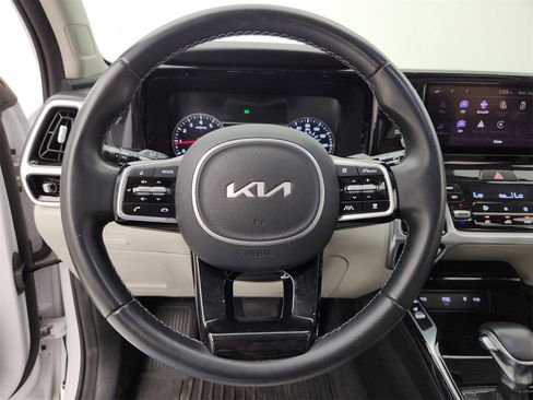 Used 2022 Kia Sorento SX image 4
