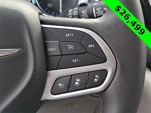 Certified 2024 Chrysler Pacifica Touring-L image 24