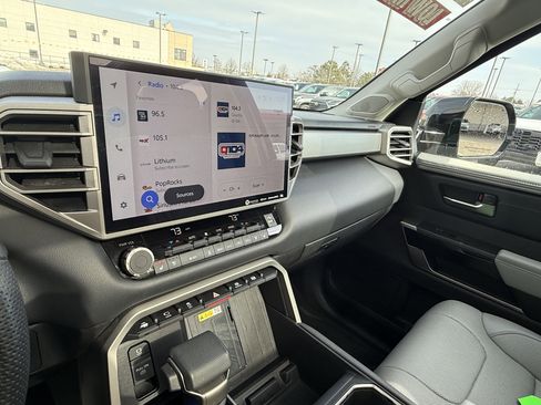 Used 2023 Toyota Tundra Limited image 13