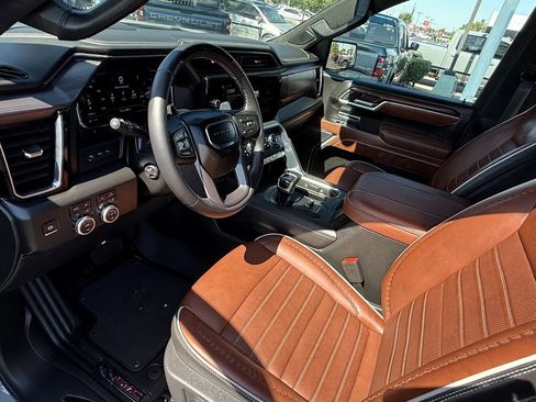 Used 2025 GMC Sierra 1500 Denali Ultimate image 10