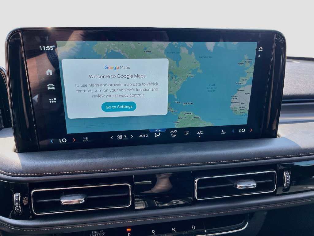 Used 2025 Lincoln Aviator AWD image 13