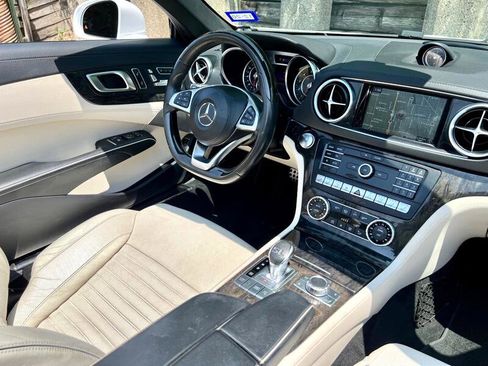 Used 2017 Mercedes-Benz SL 550 image 15
