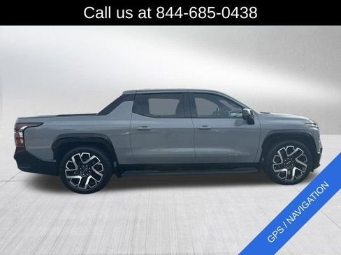 Used 2025 Chevrolet Silverado EV RST image 4