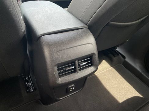 Used 2024 Chevrolet Equinox LT FWD image 27