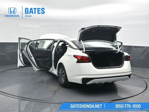 Used 2025 Nissan Altima 2.5 SV FWD image 52