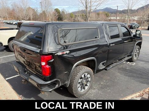 Used 2021 Chevrolet Silverado 2500 Custom w/ Custom Value Package image 5