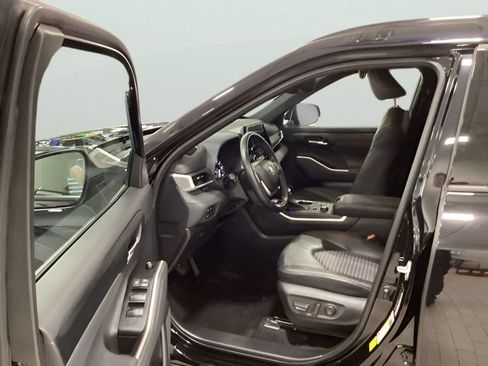 Used 2023 Toyota Highlander XSE AWD/4WD image 10