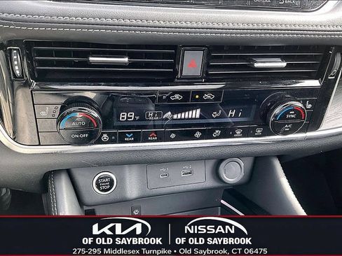 Used 2023 Nissan Rogue Platinum w/ Platinum Premium Package AWD/4WD image 15