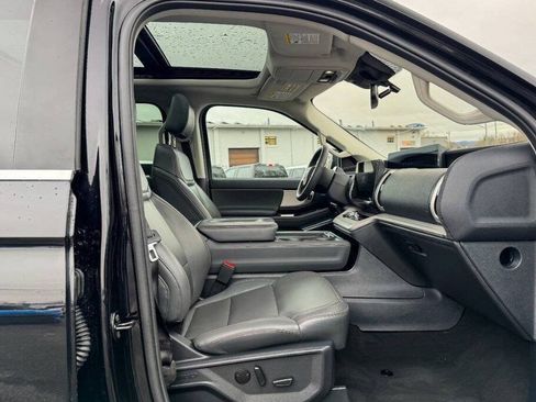 Used 2025 Ford Expedition Max Active AWD/4WD image 14