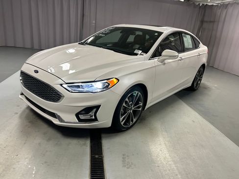 Used 2020 Ford Fusion Titanium image 3