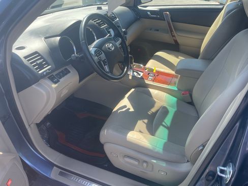 Used 2013 Toyota Highlander Limited AWD/4WD image 12