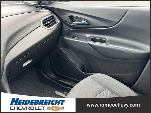 Used 2018 Chevrolet Equinox LT w/ Sun & Infotainment Package image 34