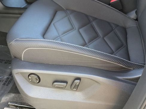 Used 2025 Volkswagen Atlas Cross Sport SE image 15