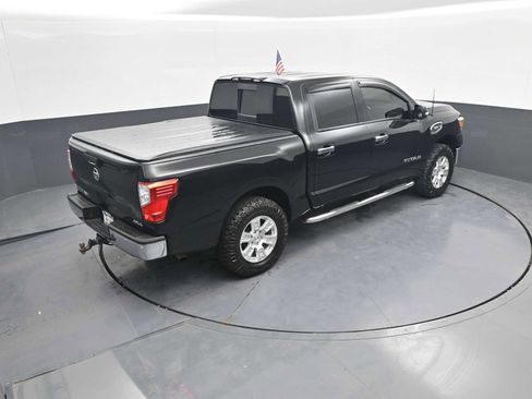 Used 2017 Nissan Titan SV AWD/4WD image 32