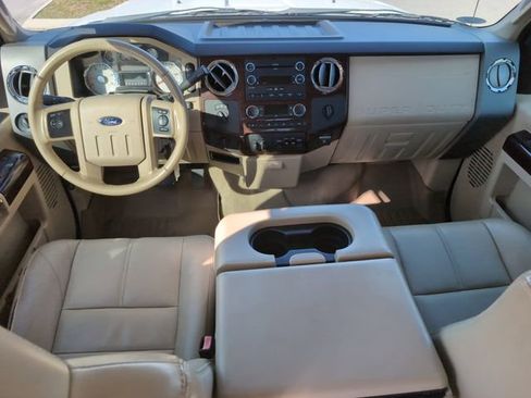 Used 2010 Ford F250 Lariat image 28