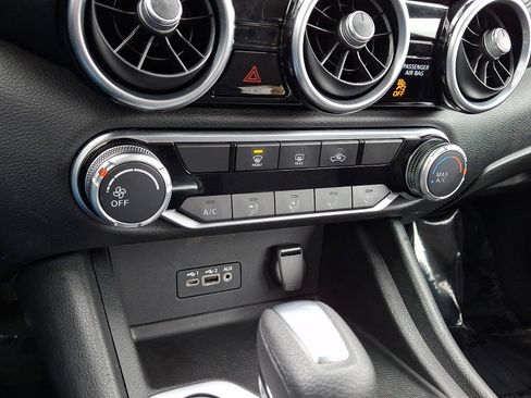 Used 2023 Nissan Sentra SV image 15