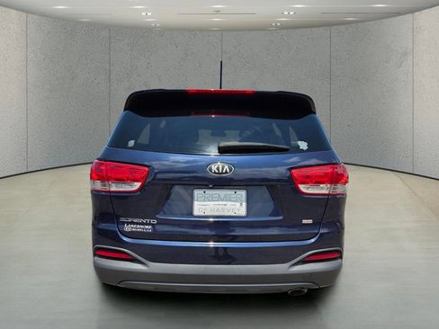 Used 2016 Kia Sorento FWD image 4