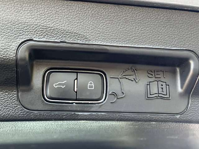 Certified 2020 Ford Explorer XLT w/ Equipment Group 202A AWD/4WD image 12