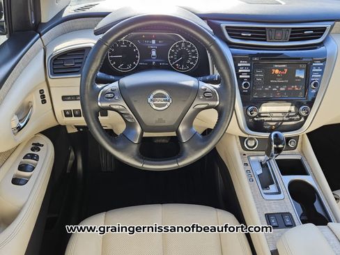 Used 2022 Nissan Murano SL w/ SL Moonroof Package image 5