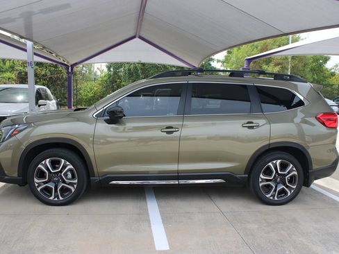 Used 2025 Subaru Ascent Limited AWD/4WD image 2