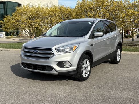 Used 2017 Ford Escape SE image 1