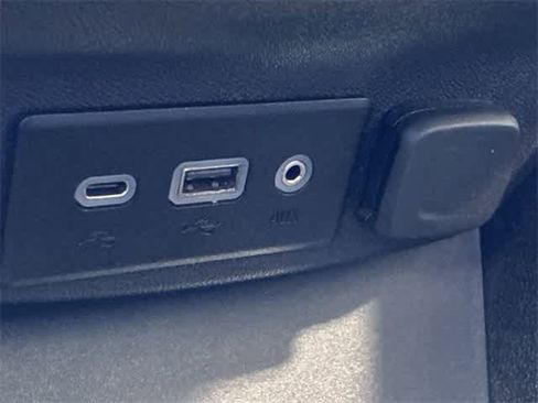 Used 2024 Chevrolet Malibu LT image 32