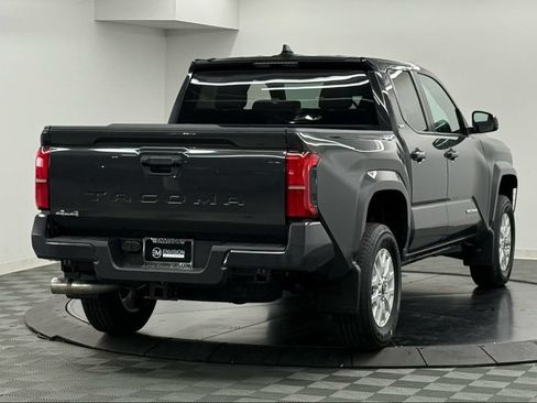 Used 2026 Toyota Tacoma SR5 AWD/4WD image 8
