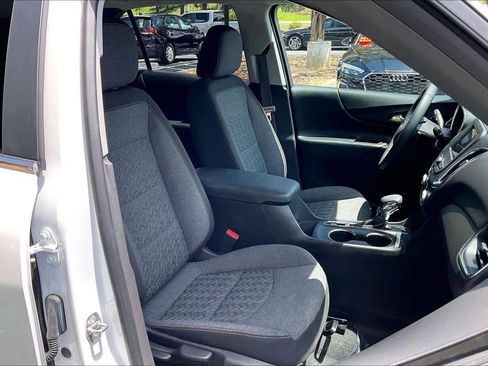 Used 2023 Chevrolet Equinox LT FWD image 8