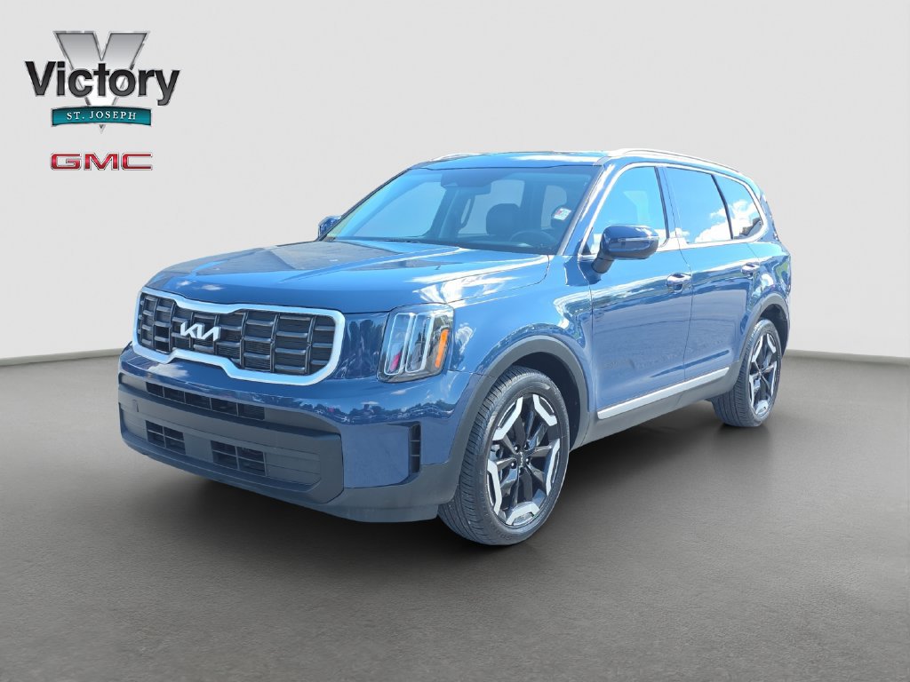 Used 2025 Kia Telluride S AWD/4WD image 3