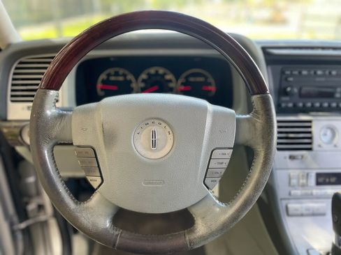 Used 2003 Lincoln Aviator AWD image 16