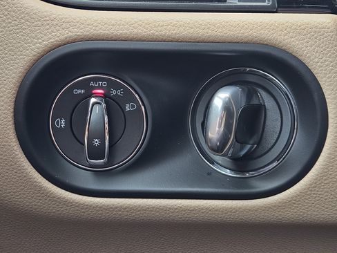 Certified 2025 Porsche Macan image 21