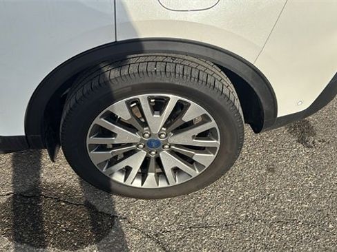 Certified 2020 Ford Escape Titanium w/ Titanium Premium Package 2.0 image 28