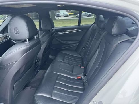Used 2018 BMW 530i RWD image 14