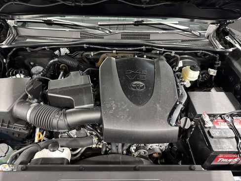 Used 2019 Toyota Tacoma TRD Sport w/ Technology Package image 20